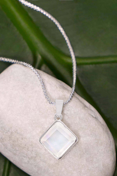 Mother Of Pearl Pendant Necklace - SF