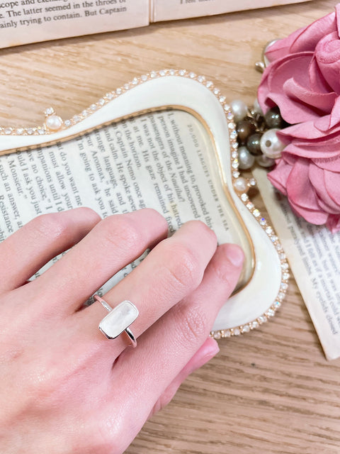 Mother Of Pearl Rectangle Petite Ring - SF