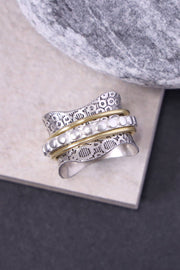 Hammered Detail Spinner Ring - SF